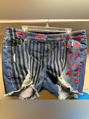 Her Universe Harley Quinn Birds Of Prey Denim Shorts Black Stripes and Red Stars